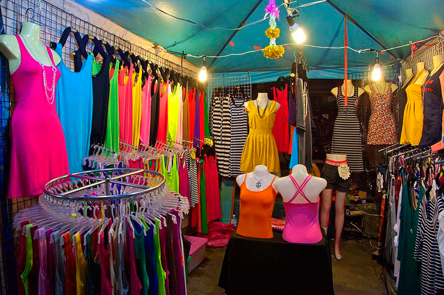 Экзотика нижний. Рынок одежды в Тайланде. Одежда из Тайланд рынок. Одежда в Паттайе. Магазин одежды Паттайя.