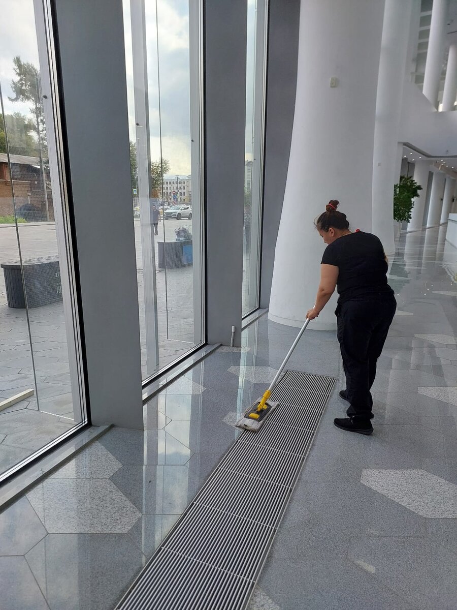 магазин 21vek by в могилеве. 21 век магазин в мозыре. 21 век часы работы. международная сеть агентств недвижимости century 21 россия. циферблат с девушкой.