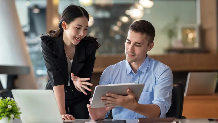 "Негативные дискуссии могут потенциально нанести вред профессиональным отношениям, а также вашему положению в компании". (iStock)