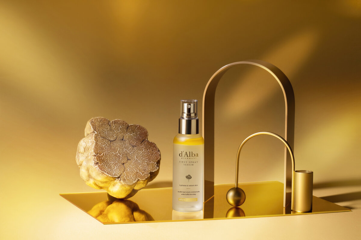 D alba spf. D Alba корейская косметика. Белый трюфель в косметике. D'Alba White Truffle first Spray Serum. D'Alba Cosmetics.