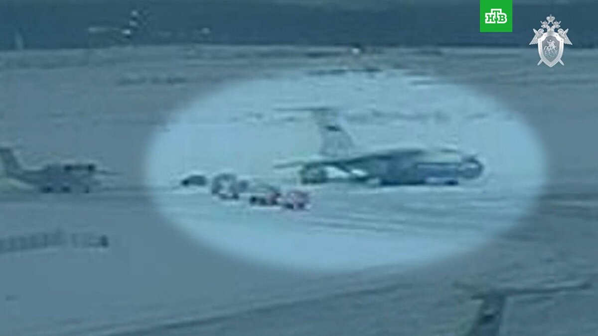    СК показал видео посадки украинских пленных в самолет Ил-76