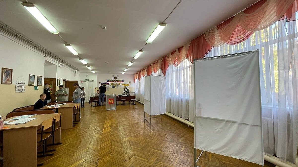    Подписные листы в поддержку кандидатов проверяет искусственный интеллект. Фото: телеканал «Краснодар»