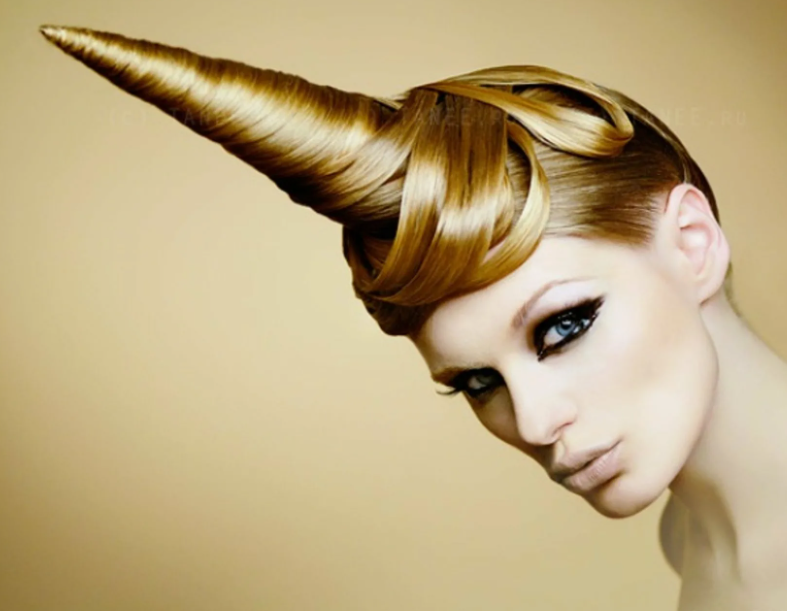 Например,  невероятная прическа для Водолея