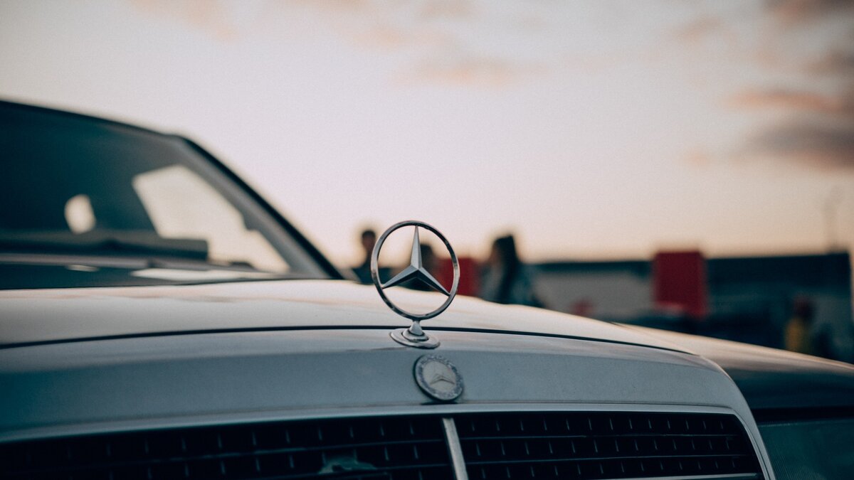     Штаб-квартира таможенной службы в городе Пусан направила в суд дело на россиянина в возрасте 50 лет и его сообщника — гражданина Кореи, 40-летнего мужчину. Оба обвиняются в незаконном экспорте 37 автомобилей и 64 гидроциклов в Россию.