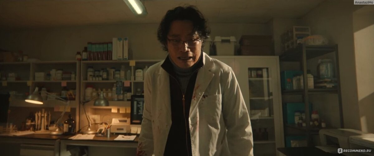 Кадр из фильма Сумасшедший доктор - актёр Ли Джун Ён