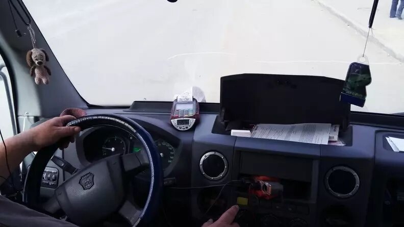     В Тюмени сотрудники ГИБДД проверили техсостояние автобусов на городских маршрутах. По итогам рейда, одну из маршруток с неисправной тормозной системой пришлось транспортировать на жесткой сцепке, сообщает пресс-служба областной Госавтоинспекции.