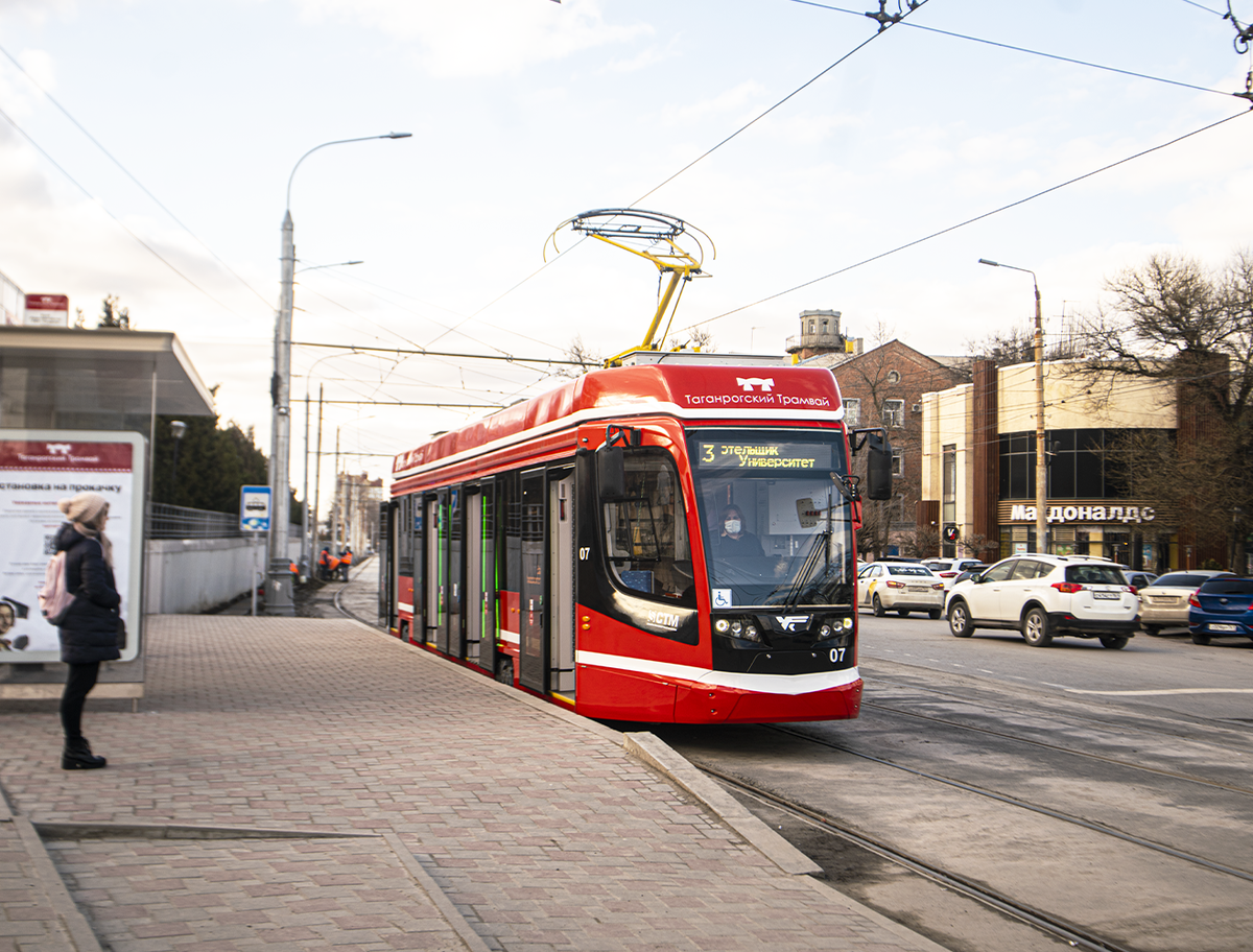 Трамвай 5 таганрог. Трамвай ктм621. 71-605 таганрог. Новые трамваи в таганроге. Трамвай 5 таганрог.