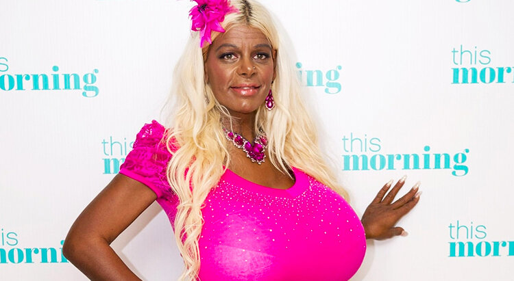 Мартина в процессе перехода в Малайку