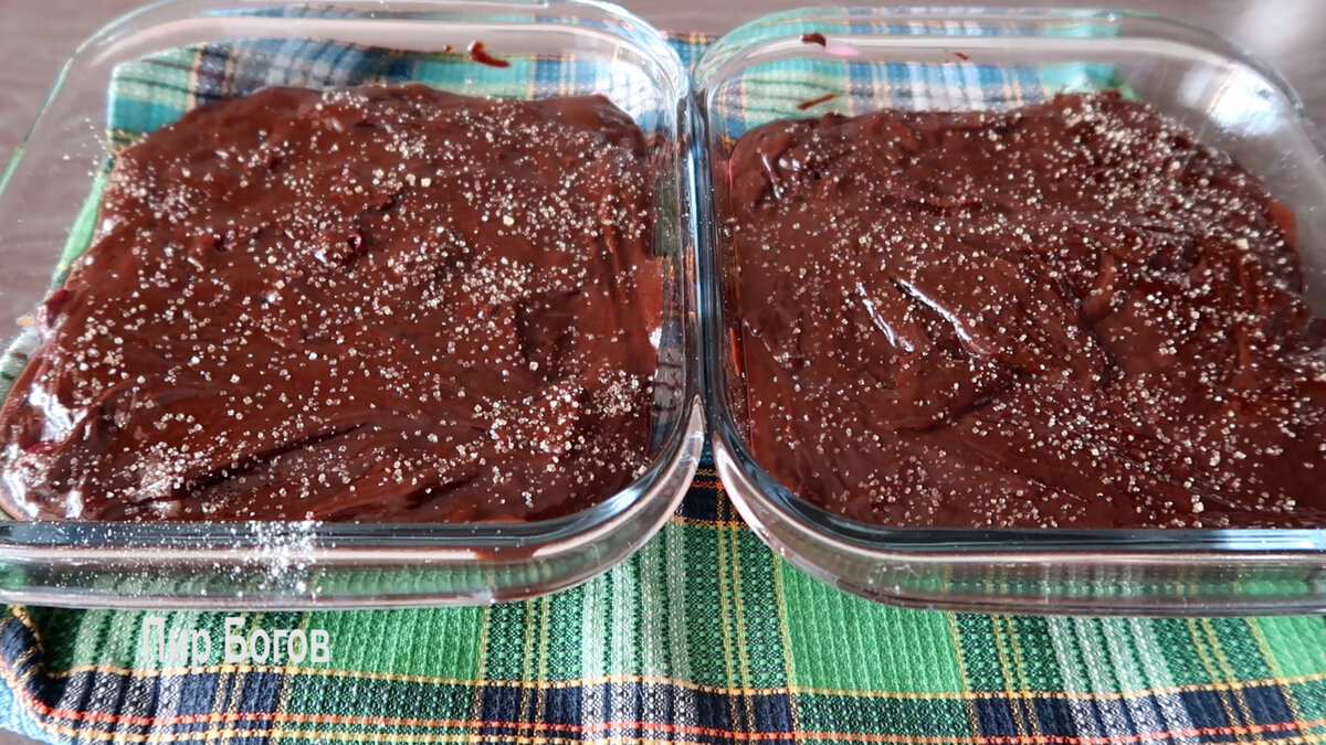 Девушка около вишни. Ту самую вишенку песня. Парень в вишневом саду. Красивые женские губы. Вишенки серёжки детская песня.