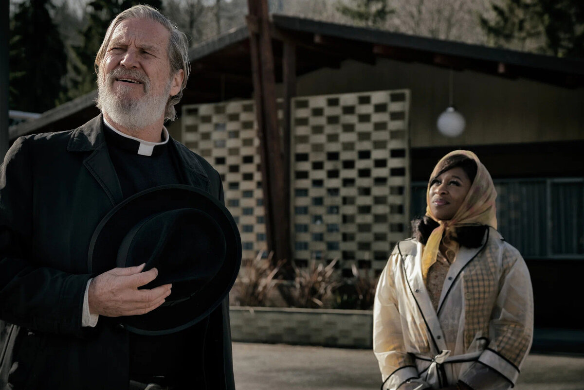 Палец у губ. Скрыть секрет. Самый крупный обман в истории. Человек в капюшоне. Хранить тайну.