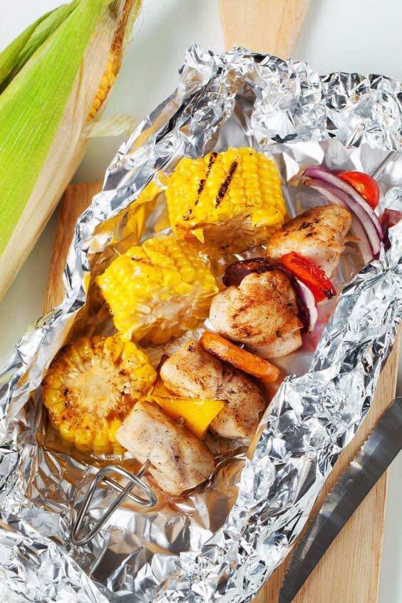 Яблоки запеченные в рукаве в духовке. Рёбрышки в духовке в рукаве. Булка в пакете. Батоны в рукаве в духовке. Батоны в рукаве в духовке.