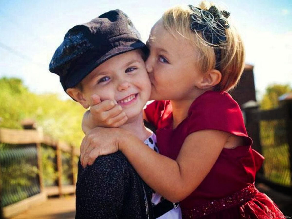 Фильм жизнь как чудо кустурица. Жизнь как чудо постер кустурица. Фэнни флэгг книги. Жизнь как чудо (2004). Эмир кустурица 2004.