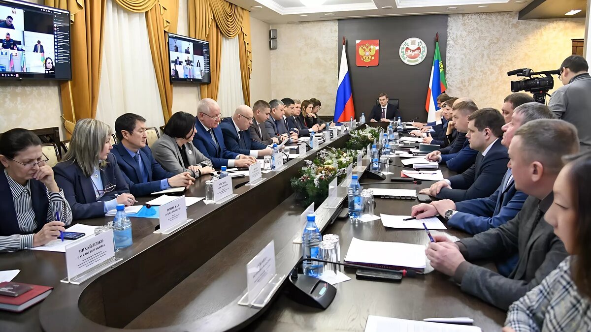 Источниками власти являются:. Источники власти. Политика источника. Теории предпринимательского права. Перечислите источники власти.