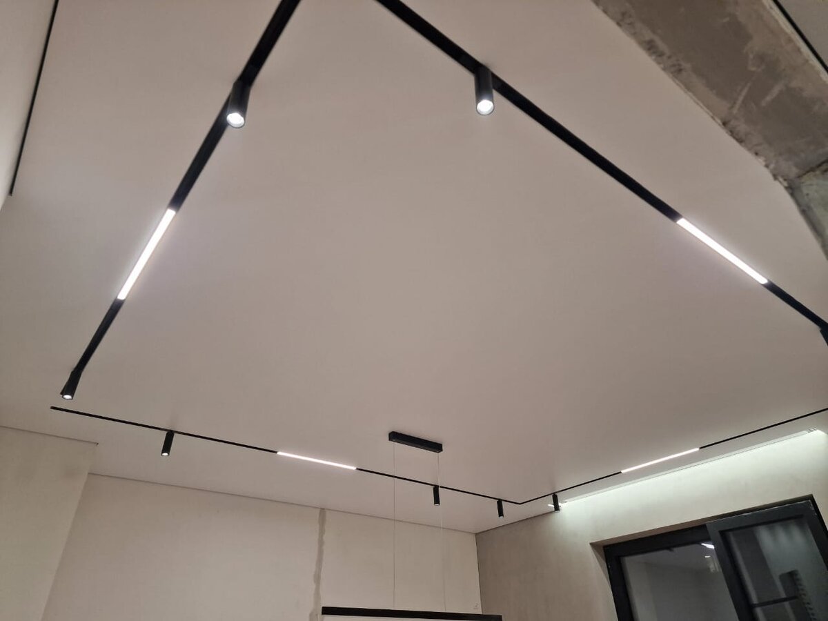 Накладной светодиодный светильник для гостиной. Встраиваемые светильники в интерьере. Потолочный светильник paulmann atria. Встраиваемый светильник paulmann 92714. Встраемывый светильник в потолок.