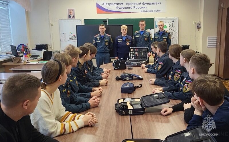 Мчс создание службы. История образования мчс россии. Руководство мчс. История создания мчс россии. Дата основания мчс россии.