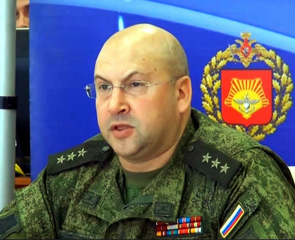 ложка. буквы зеленого цвета для оформления. ч л е н ы. цветные буквы алфавита. буква ш.