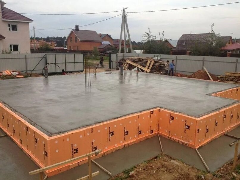 Для массивного дома нужен мощный фундамент