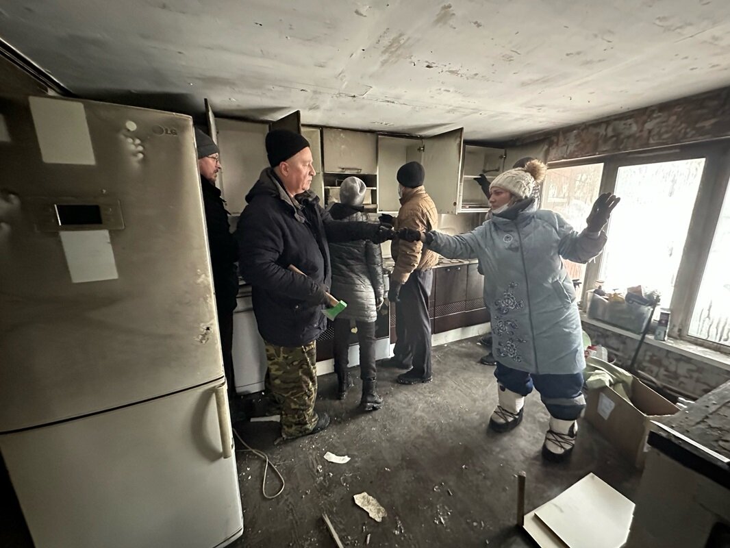 восстановим после пожара. квартира после пожара. восстановление деревянного дома после пожара. квартира после пожара. клининг после пожара до после.