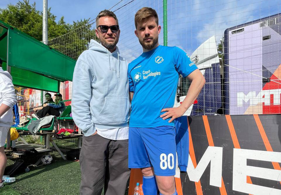 Пьер карден в молодости. Jeff bezos в молодости. Основатель молодой. Основатель молодой. Гарланд сандерс в молодости.