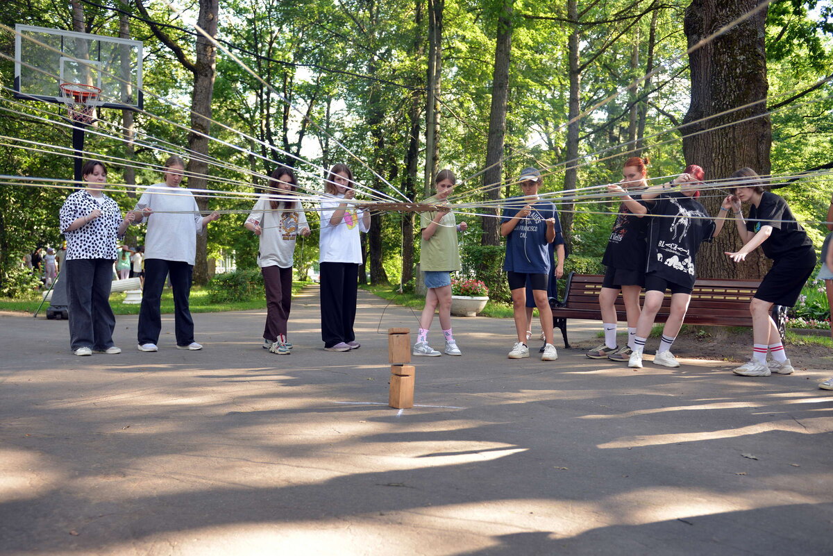 С уважением коллектив. Конфликт. Экспресс-курс для девочек: как стать привлекательной, уверенной в себе, наладить отношения с родителями и найти любовь!. Фото+yes+and+no people. Рукопожатие бизнесменов.
