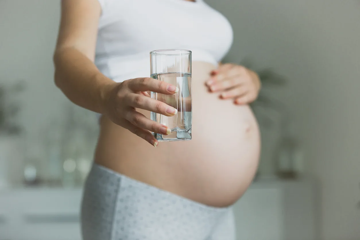 Сколько нужно пить беременной. Питье беременных. Питьевой режим беременной.