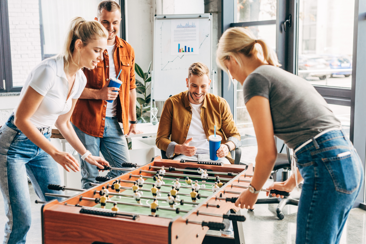 Активные настольные игры дают толчок для выброса негативных эмоций в позитивном русле.