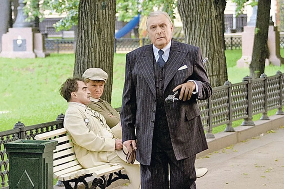 цитаты про книги. книги рассказывают о прошлом. о пользе чтения для детей. важность чтения книг. книга учит.