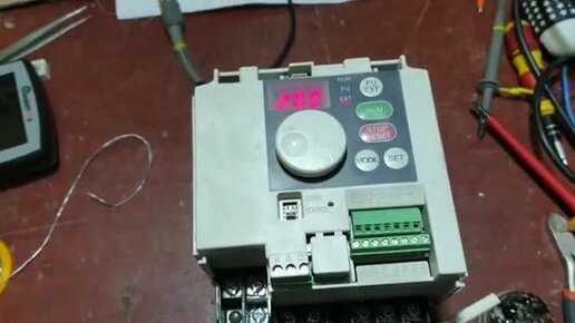 Частотный преобразователь 220. Частотный преобразователь enc. Преобразователь частоты vfd007el21a delta electronics. Частотник fc-102. Частотник сименс sinamics g120.