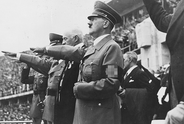Адольф Гитлер на Олимпийских играх 1936 года в Берлине
Фото: Fox Photos / Getty Images