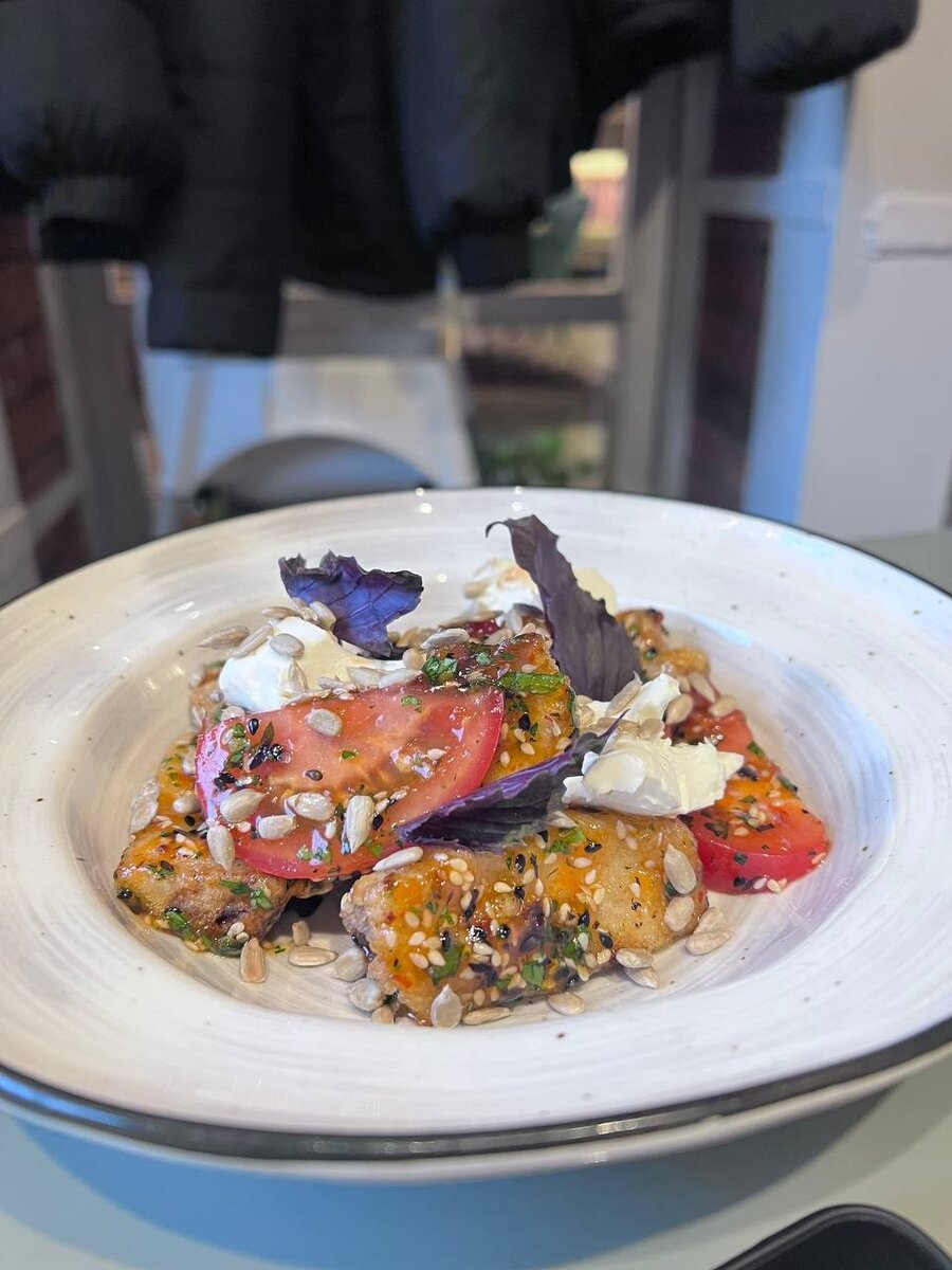 Закусочная бистро. Бистро русская кухня. Кафе bistro. Сфера общественного питания. Бистро что значит.