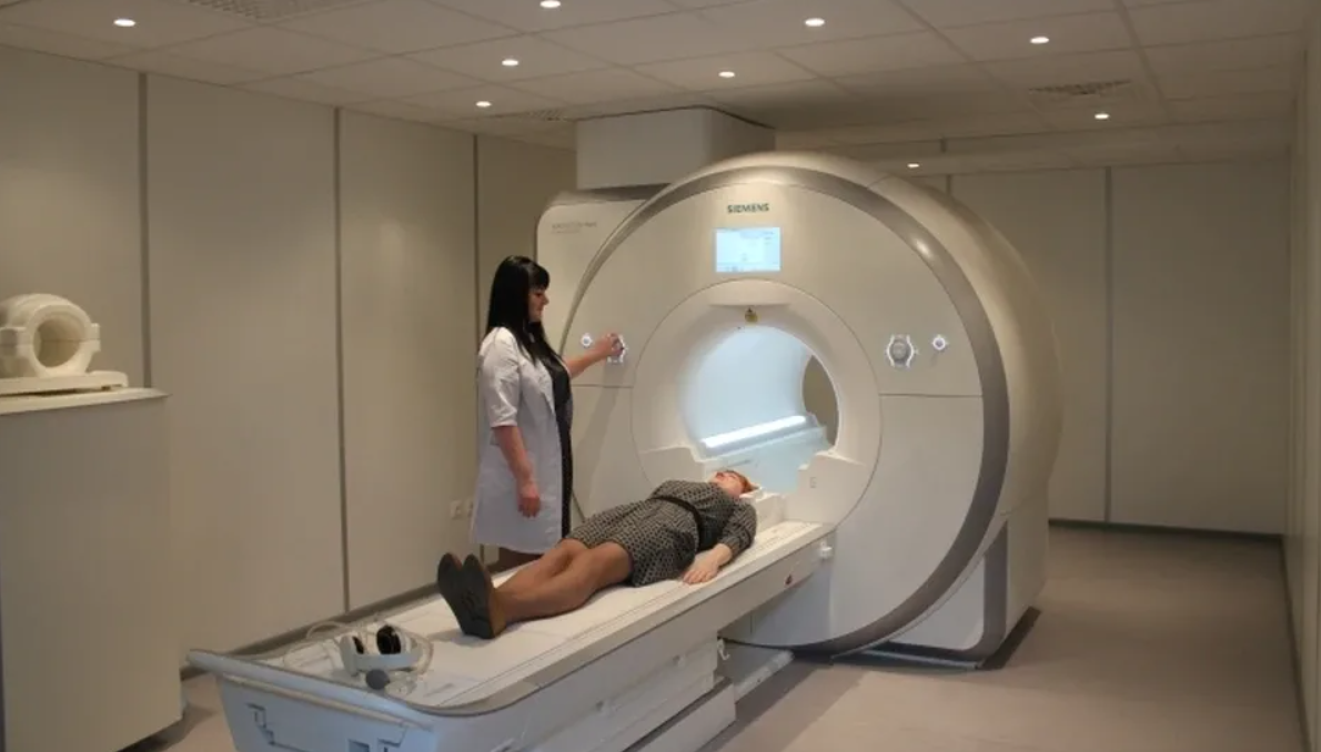 Что значит чей. Склонения относительных местоимений таблица. Склонение местоимений по падежам с вопросами. Чтоиталке согласование. Русский язык картинки.