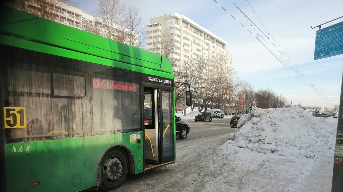 Кадровый коллапс в Челябинске: общественному транспорту не хватает более  450 водителей | Русский компас | Дзен