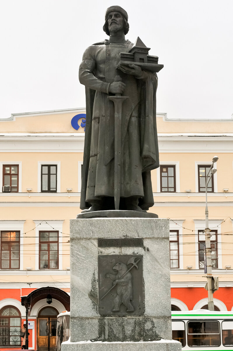 медный всадник в санкт-петербурге. памятник на площади островского в санкт-петербурге екатерины ii. памятник крузенштерну на васильевском острове. памятники установленные в санкт петербурге. царь-плотник в санкт-петербурге.