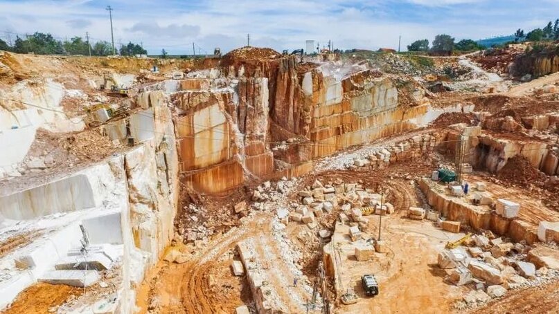 Карьер по добыче природного камня