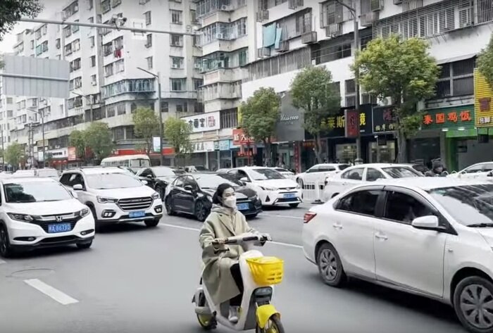 Толпа китайцев. Китайские люди. Китай люди. Китай люди. Китай люди на улице в масках.