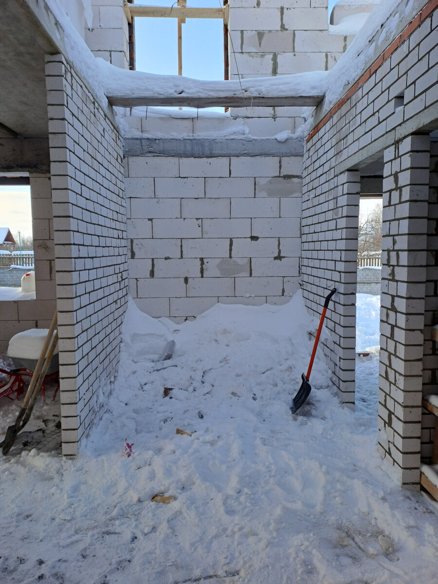 Вот так выглядит место где будет расположена наша лестница.