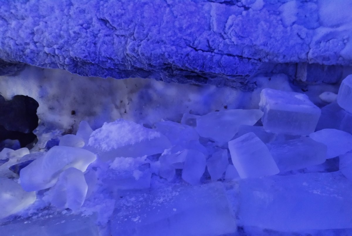    Из-за угрозы обрушения экстренно закрыли Кунгурскую ледяную пещеру