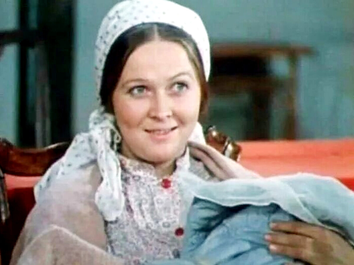 Жирные на пляже. Dana falsetti. Толстая в купальнике. Стоит толстуха деревянное. Стоит толстуха деревянное.