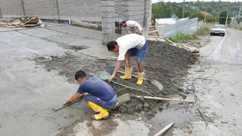 Сэкономить можно не только на рабочей силе, но и на составе бетона