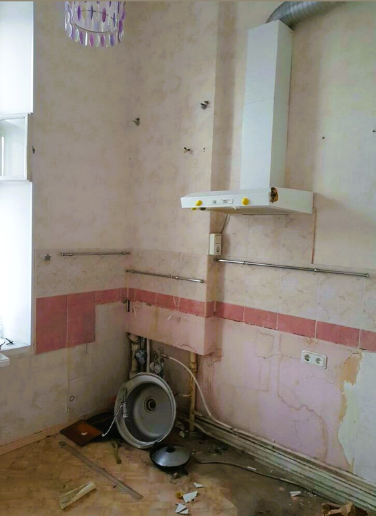 Супруги купили «убитую» квартиру в сталинском доме и сделали ...