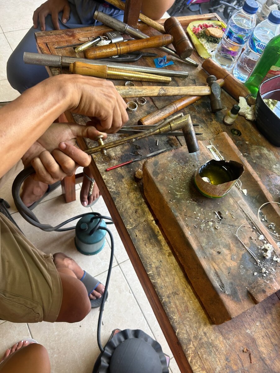 Старинные кольца. Старинные кольца с секретом. История создания колец. Принцесса диана кольцо картье. Перстень древней киевской руси.