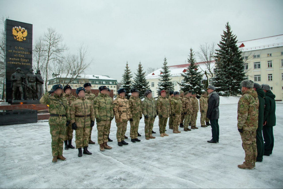 Военная связь. Военный беспилотник. Пульт оператора бпла. 924 государственный центр беспилотной авиации мо рф. Служба по контракту оператор бпла.