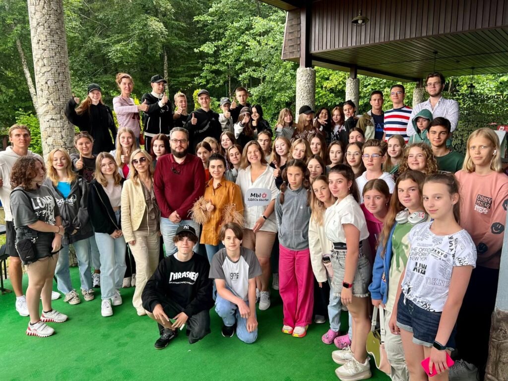 Массовые мероприятия в лагере. Развлекательные программы лагеря. Программа летнего лагеря для детей. Спортивные развлечения для детей. Развлекательные программы лагеря.