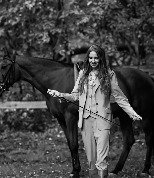 Побудь недотрогой. Эдуард асадов стихи о любви. Пожелания на дембель. Текст для песни я улетаю. Люся калгина песни.