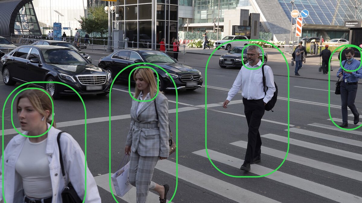 Камера распознавание людей. Камера распознавания лиц. Камера распознавание людей. Камеры видеонаблюдения на улице. Slm-415-atm камера биометрии.