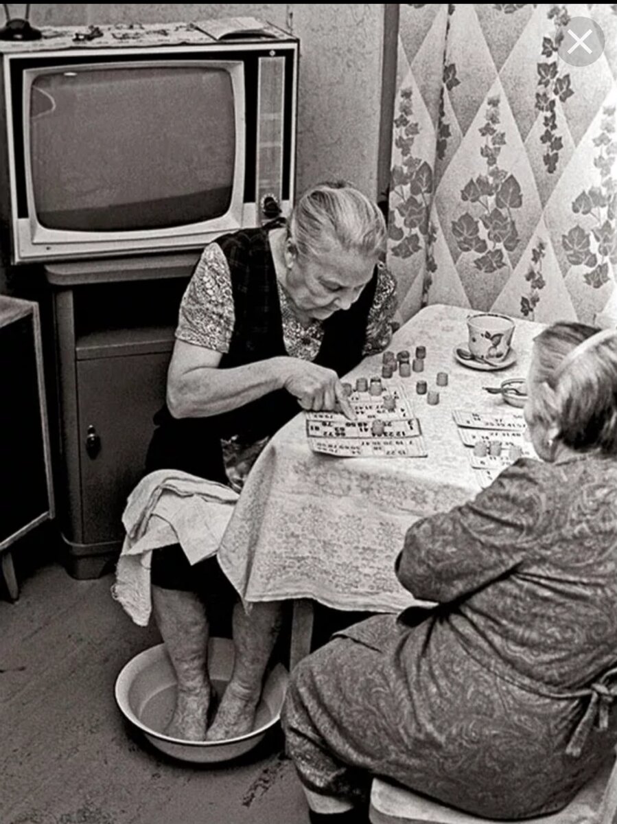 Крестьянские социалисты путь развития россии. Социалистический путь развития развивающихся стран. Марксисты представители в россии. Социализм это в истории кратко. Идеологии консерватизм либерализм.