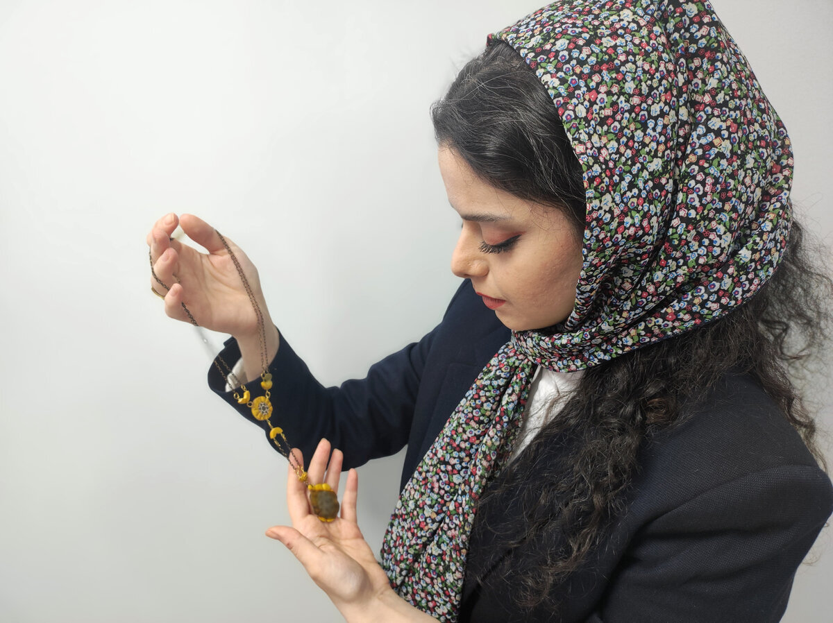 Ювелирное дело – это искусство обработки драгоценных материалов и изготовления украшений, разновидность декоративно-прикладного искусства.-5