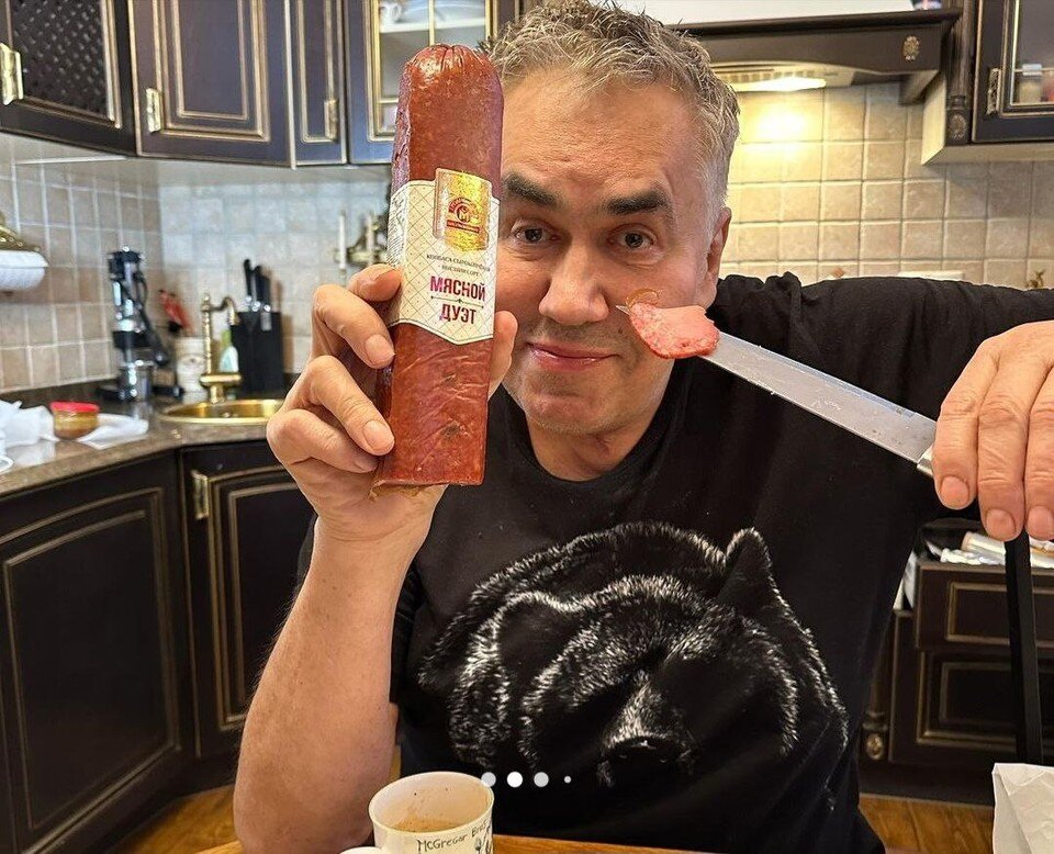 Ощущение счастья. Земля - планета людей. Проживающих в ней людей которая. Иногда нам кажется что в этом мире жить невозможно. Счастливые отношения.