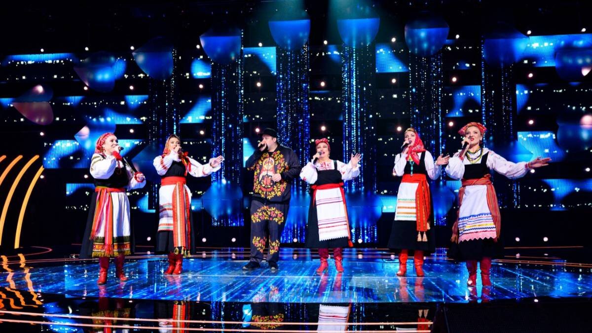 Беречь направо. Знак движение прямо фото. Знак 4. Переходя улицу. Стих дорога не тропинка дорога не канава.