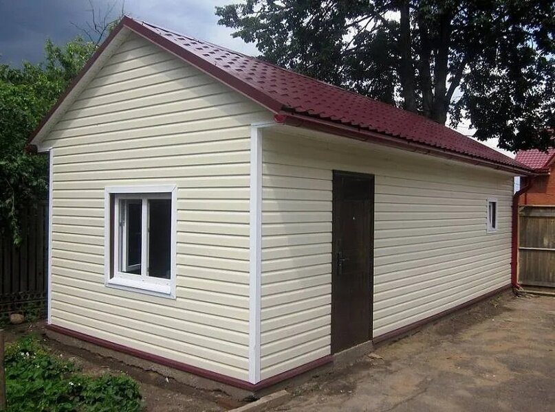 Строительство сарая с прочным основанием является незаменимым объектом на дачном участке